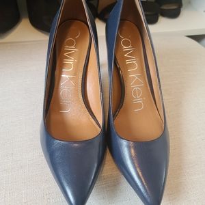 Blue navy Calvin klien pumps